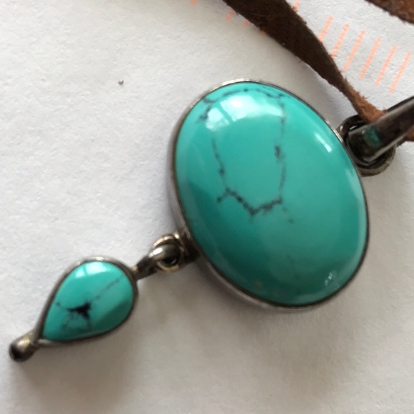 Turquoise Pendant with tear drop stone.  8” leather chain, clasp closure. - Picture 1 of 4